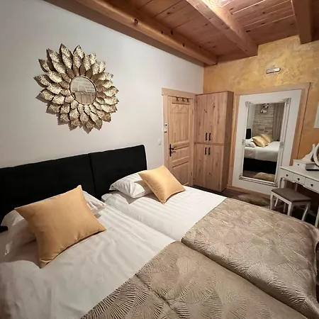 Palomino House *