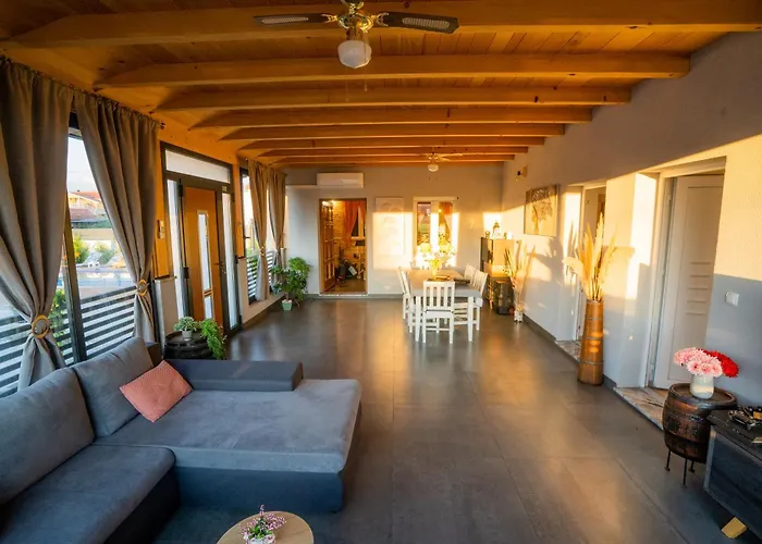 Palomino House