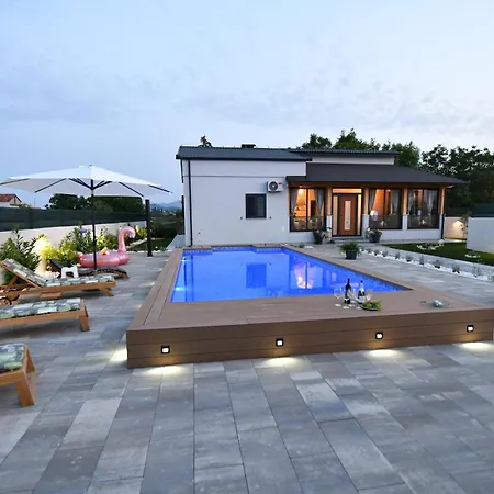 Palomino House * Sinj