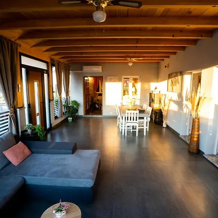 Palomino House *