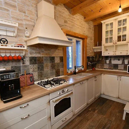 Palomino House Holiday home Sinj